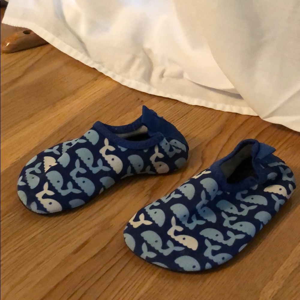 🌷 5/$15.00 toddler water shoes